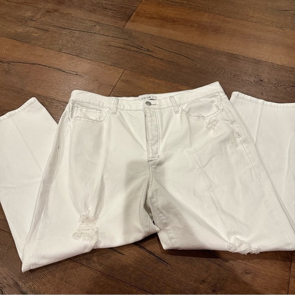 Joe's Jeans White Ankle & Cropped Jeans - Picture 3 of 12